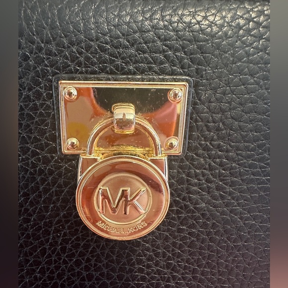 Michael Kors Hamilton Continental Lock Wallet - Picture 2 of 8